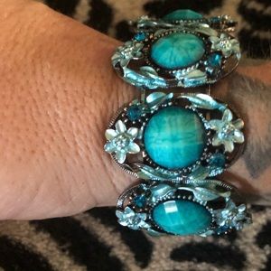 Beaded metal bracelet